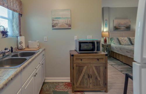 Sneads Ferry Vacation Rental Studio with Water Views - Foto 9