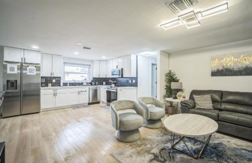 3Bd 2Ba House with Parking Laundry and Large Patio - Foto 16