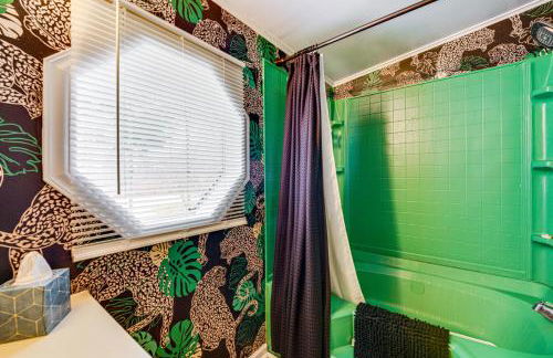 6 Mi to State Harbor! Stylish Port Austin Home - Foto 15