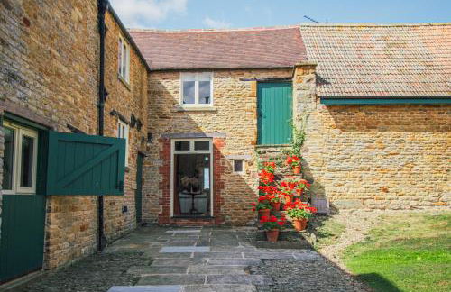 The Dovecote in Seaton, Rutland - Photo 3