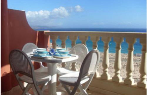 Beach front apartment with stunning ocean views! - Foto 2