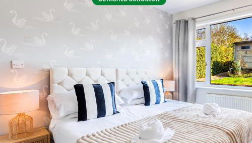 Charming Detached Bungalow - Close to Town Centre - Driveway Parking, Self-Check-In, Fast WiFi and Garden by Yoko Property - Foto 1