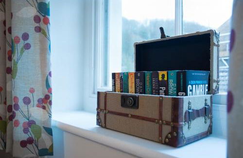 Luxury Large Five Bedroom Family House Sleeps 10 - Photo 19