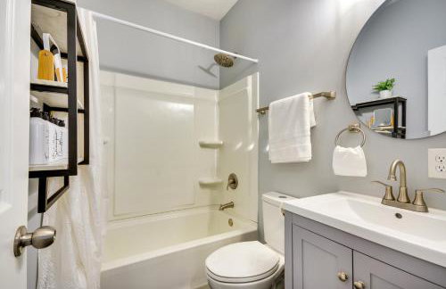 High Point Vacation Rental with Private Deck and Yard! - Foto 20