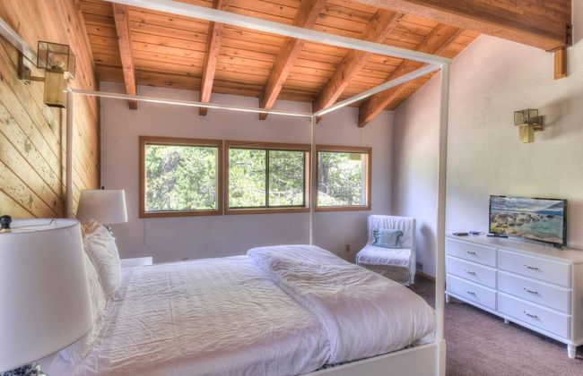 Northwoods Hangout Near Tahoe Donner - Foto 3