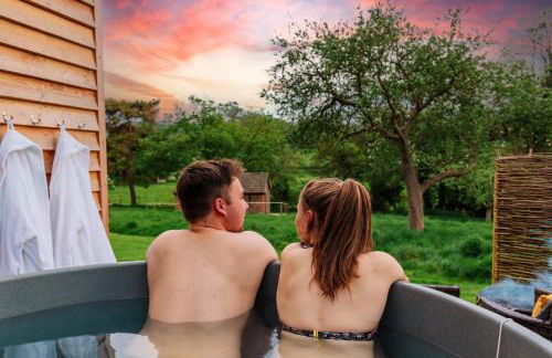 Victoria Hut Allerford - Photo 3