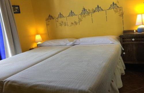 Las Cuatro Calles - Photo 13