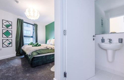 Spacious Deansgate Apartment, Free Park, Sleeps 8 - Foto 8