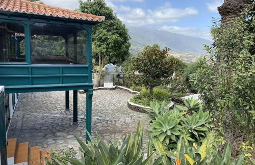 Spacious characterful villa with spectacular views in quiet rural setting. - Foto 26