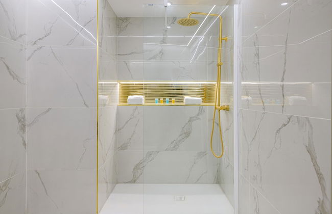 Grand Horizon Luxury Boutique Apartments - Photo 66