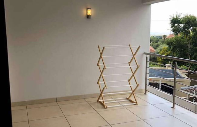 Stunning Apartment in Sandton - Photo 50