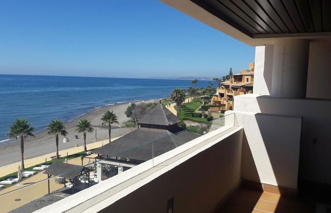 Two-Bedroom Beach Apartment - Photo 14