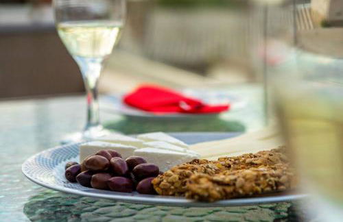 Marilena Natural Stone House, By Hellocrete - Foto 5