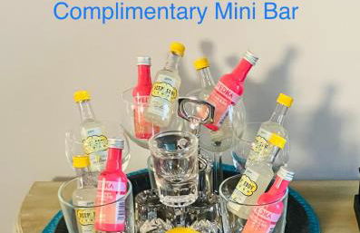 First Class Treatment Luxurious end unit Patio Pool Restaurant Bar on premises Steps away from Everything else! Spacious Condo Stocked with all You Need! - Foto 75