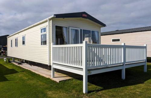 Beautiful Pet Friendly Southerness Caravan With Sea View & Decking Area - Foto 6