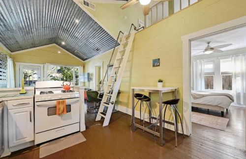 Peaceful Bungalow with Fenced Yard near Shops and Cafes - Photo 12