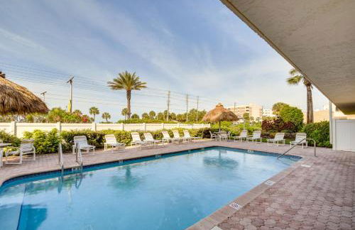 Walk to Madeira Beach Coastal Condo with Balcony - Photo 3