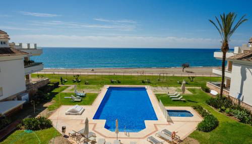 Luxury Beachfront Penthouse Marbella - heated pool & seaviews - Photo 5