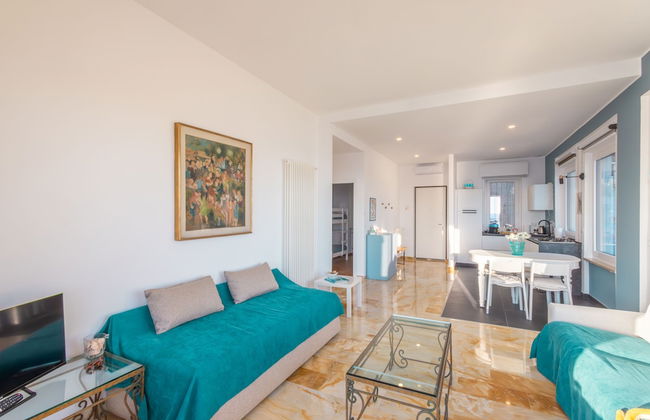 Sky & Sea Apartment by Wonderful Italy - Photo 18