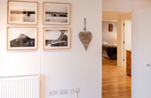 Stunning 6 Bedroom with Swimming Pool & Sauna! - Foto 96