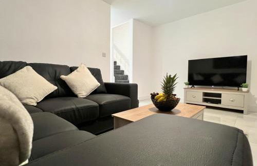 Borage House- Crawley,3BR House, Wifi, Parking, Close to Gatwick Airport, Contractor friendly, short and long term stays welcome - Foto 29