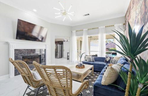 4-BD 2-BA with Backyard Pool Retreat + Game Room - Foto 6