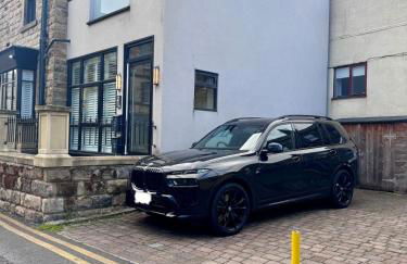 Central 2-Bed Apartment with Balcony & Parking - Foto 22