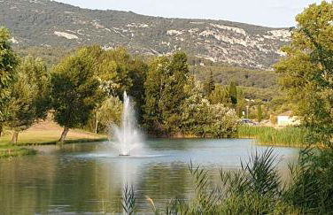 Côté Golf, bel appartement RDC avec terrasses dans Golf, piscine, tennis, à 5mn de l'Isle sur la Sorgue - Foto 32
