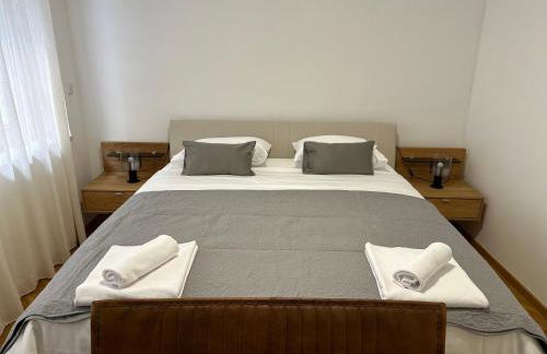 Emily at CITY CENTER - Foto 24