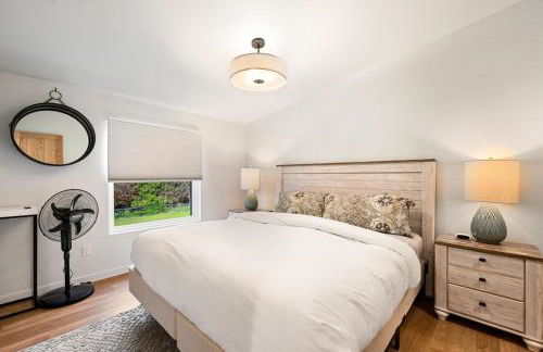 New Baileys Harbor Home, 1 block DT with Huge Yard - Foto 4