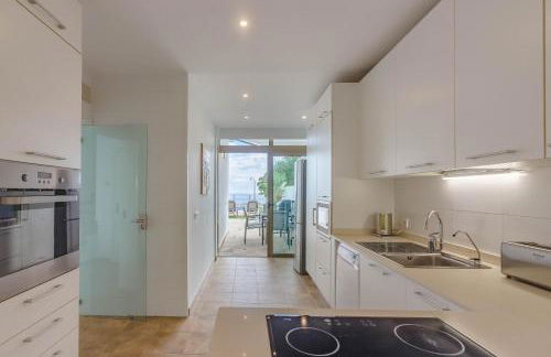 Villa Isabella, Luxury Villa with Heated Pool Ocean View in Adeje, Tenerife - Foto 6