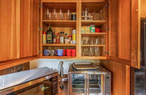 Walk-In Skiing/Tubing Across at Summit East - Foto 23