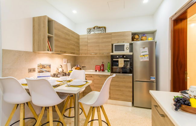 Madonnina Sunny Townhouse in Kalkara - Foto 3