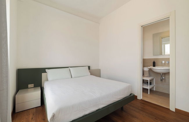 JOIVY Exclusive 2-Bedroom Villa with Private Garden - 5 minutes from the Colosseum - Photo 27