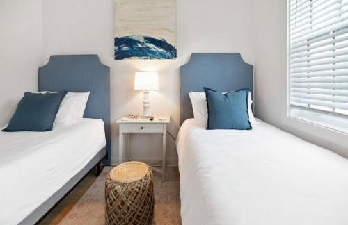 Seaside Veranda 7 - Steps to Beach, Pet-Friendly, Pool, Fast WiFi - Foto 22