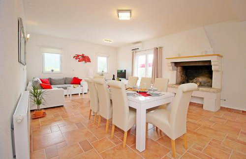 Villa Pasika with private 31m2 pool, summer kitchen with BBQ, 4 bedrooms - Photo 15