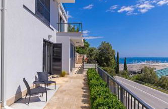 Apartmani D & J with Heated Pool & Stunning Sea View - Photo 47