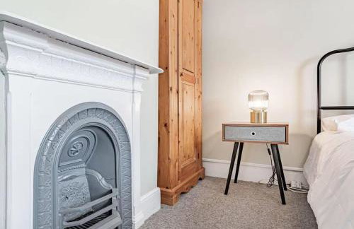 Coastal Apartment with Sea View 2 Minutes from Beach and Town Center - Foto 11