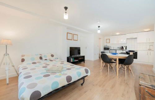 Modern one bedroom flat in Central London - Photo 16