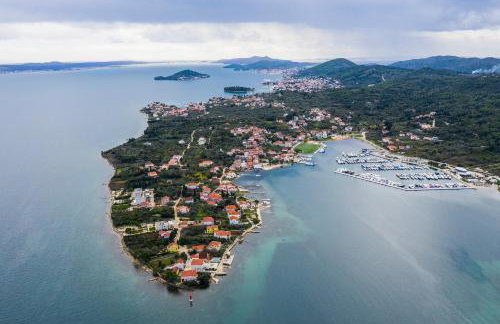 jm-Sutomišćica-holiday house on the beach - Photo 27