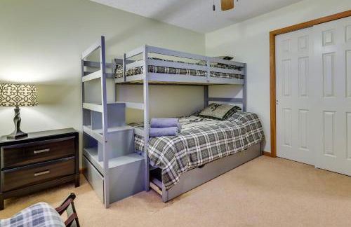 Hot Tub, Game Room! Poconos Home 22 Mi to Slopes - Foto 17