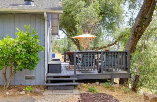 NEW! Cozy & Secluded House w/Deck - Near Yosemite! - Foto 14
