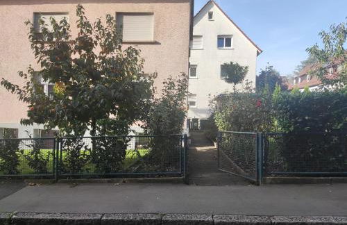 ALFA Stuttgart 3 Zimmer 6 Betten Apartment Wasen MercedesBenz MHP Arena l Bad I Küche l WIFI & SmartTV l 3BR & 6 Beds l Bathroom l Kitchen - Foto 25