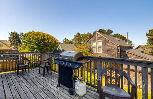 Walk to Shore Home with Deck in Rockaway Beach! - Foto 2