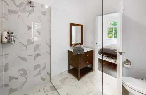 Contemporary 3BR Retreat in East Hampton - Foto 20