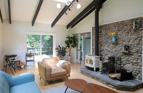 Modern Hideaway with Deck and State Forest Access - Foto 6