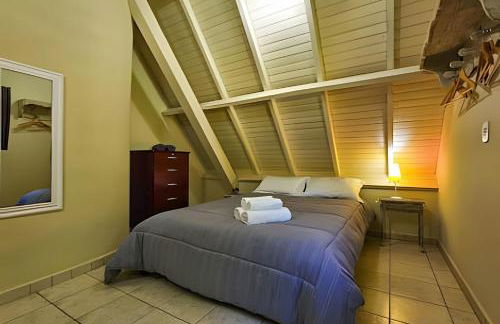 Charme de um típico chalé de campo com lareira. - Foto 26