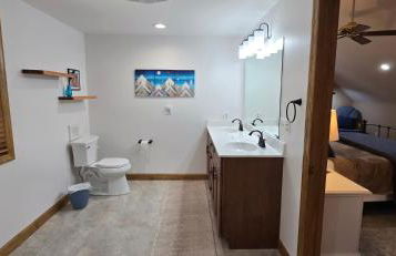 Tall Pines- 5-bedroom 3-bath with hot tub and more! - Foto 12