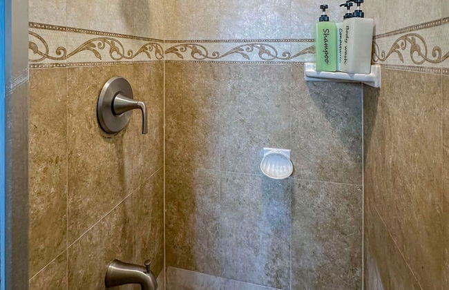 Modern Luxury in San Gabriel Valley Retreat - Foto 39