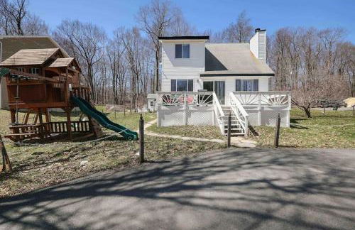 Cozy Poconos Mountain House with 3 bedrooms - Foto 28